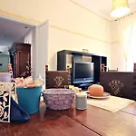 Oda ve Kahvaltı Aquarius 4*